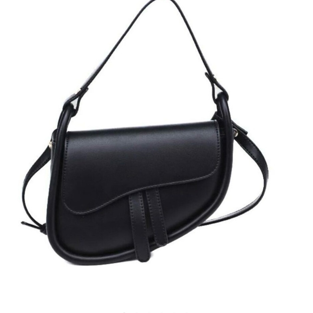 Urban Expressions Classic Black Shoulder Bag